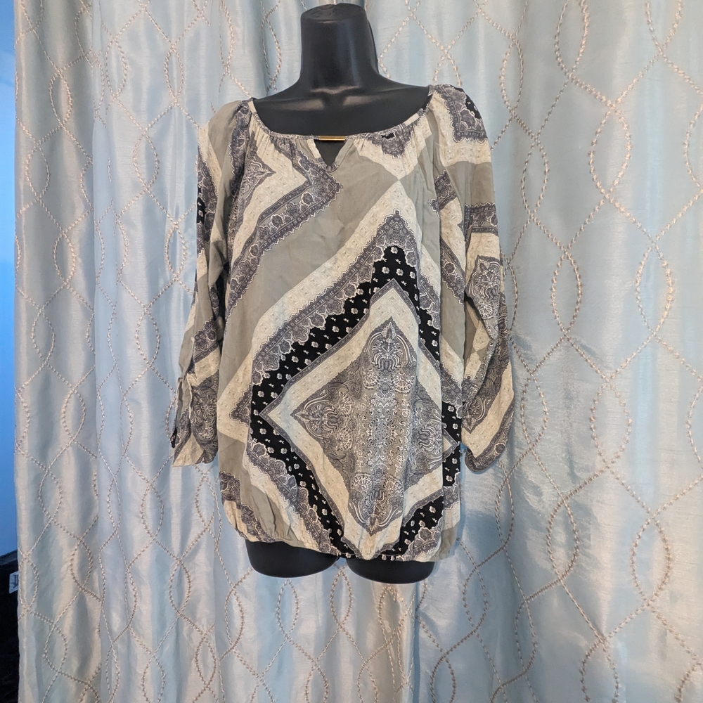 207. Colloseum Black and Gray Dolman Sleeve Blouse